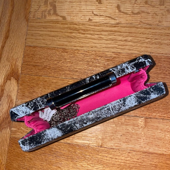 Marble patterned clutch - Picture 2 of 4
